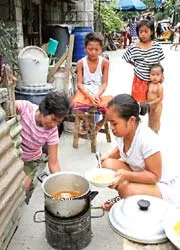 Philippines truy quét những người đầu cơ gạo