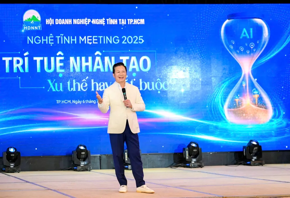 Ông Phạm Thanh Hưng (sark Hưng) chia sẻ về những kinh nghiệm trong ứng dụng AI z6780867568763_433ac77ef95a62bc82440092b213f87d.jpg