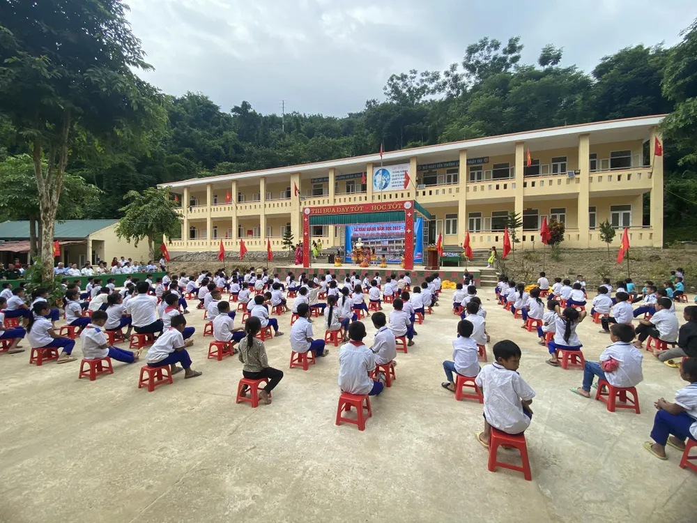 Trường PTDTBT Tiểu học Bắc Lý 2 do Hội Đồng hương Nghệ An tại TPHCM tài trợ năm 2023 503353294_24590957050492363_2040787773663828579_n.jpg
