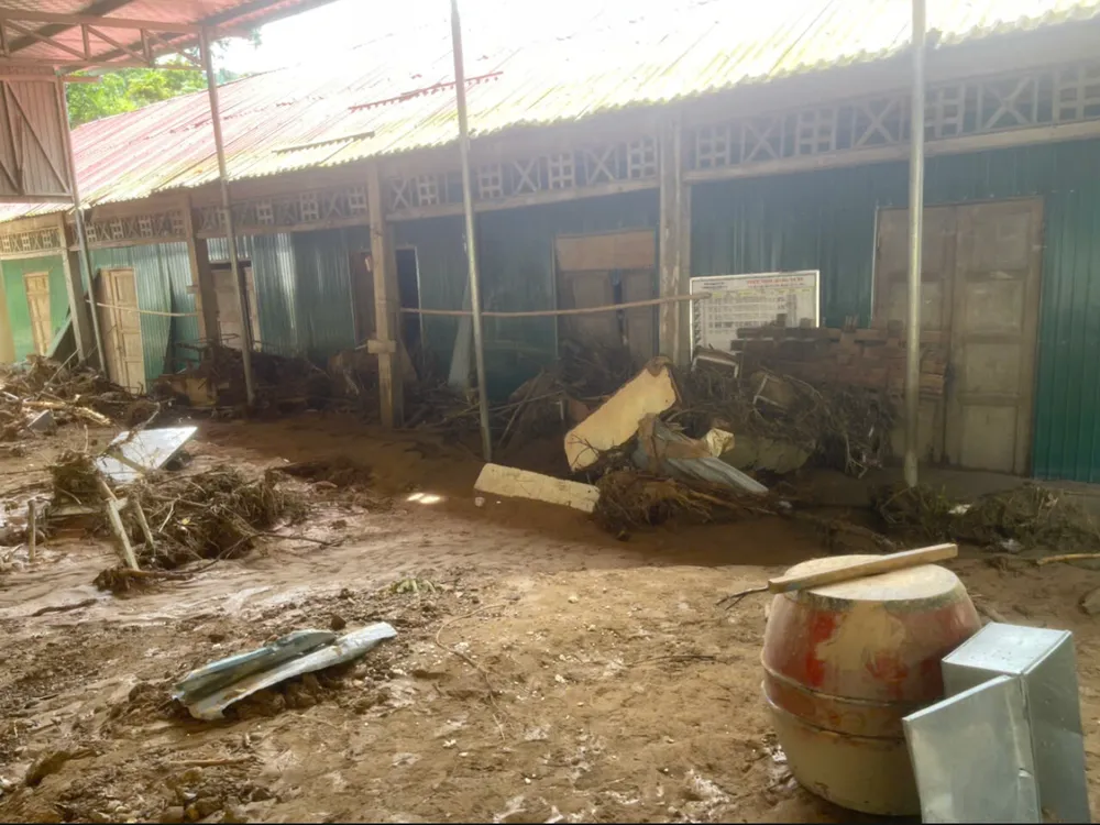 Khu nhà bán trú bị thiệt hại nặng nề sau lũ anh-man-hinh-2025-08-01-luc-11.51.56.png