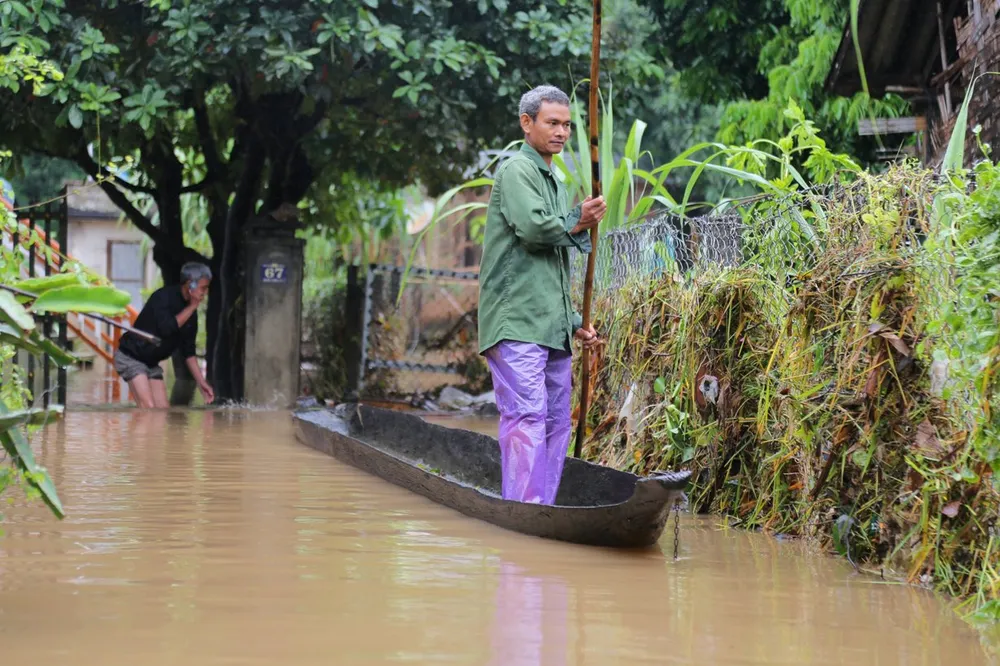 Đắk Lắk: Mưa lớn, hàng trăm nhà dân, hoa màu bị nhấn chìm ảnh 14