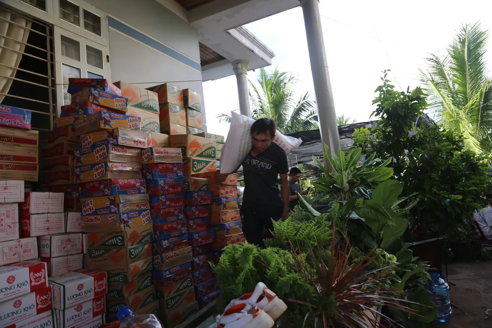 Gửi yêu thương đến miền Trung ruột thịt ảnh 9