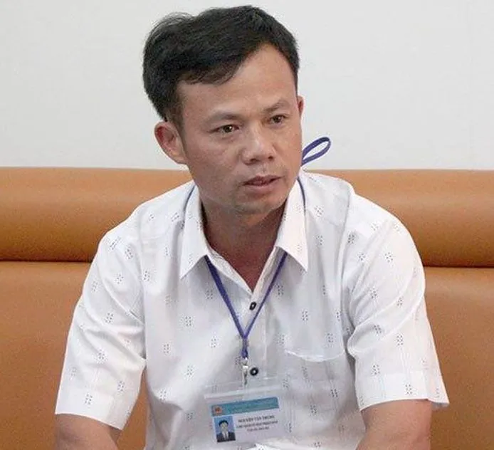 Bắt tạm giam chủ tịch xã bán, biếu gỗ tang vật cho cán bộ  ảnh 2