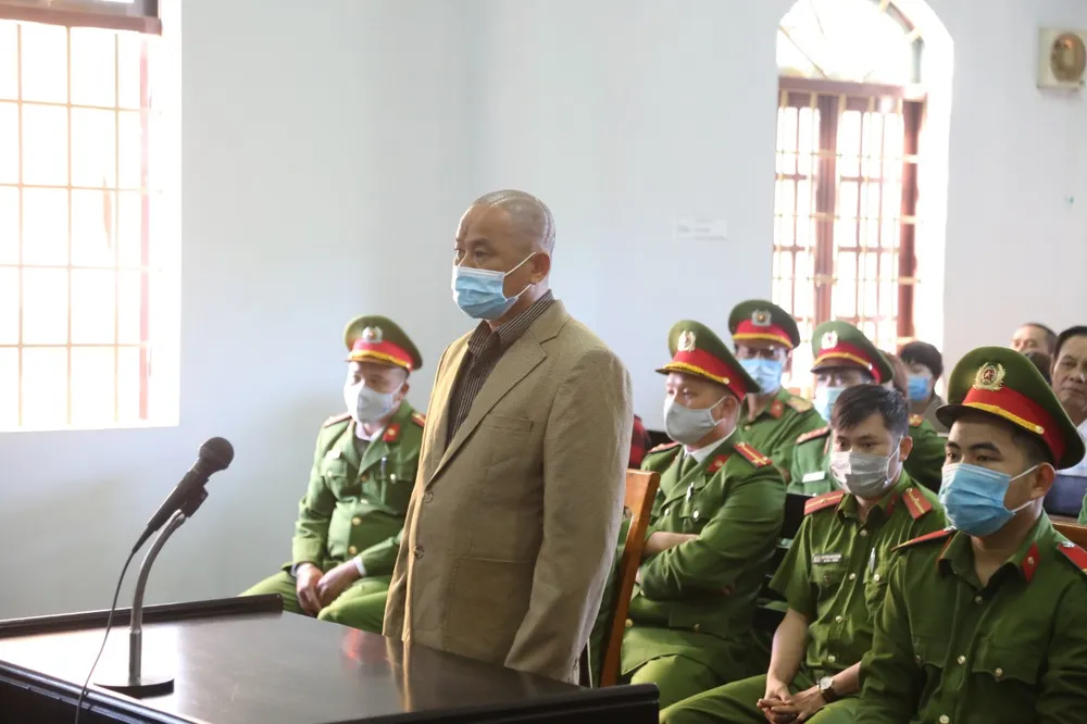 Xét xử nguyên bí thư đảng ủy xã giết em họ để tráo thân, trục lợi tiền bảo hiểm ảnh 2