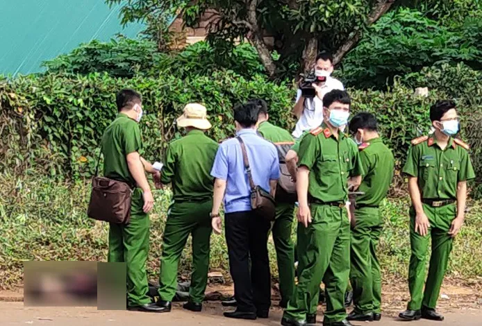 Một học sinh lớp 9 tử vong bên đường với nhiều vết thương
