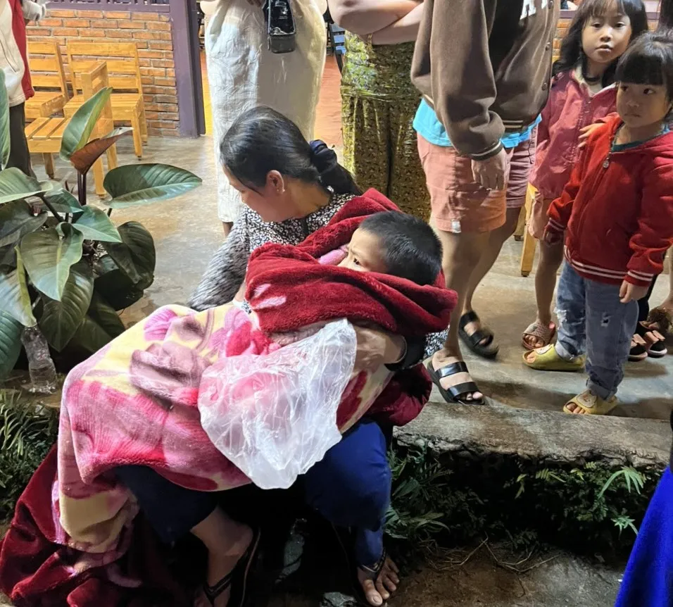 Cháu bé được giải cứu thành công