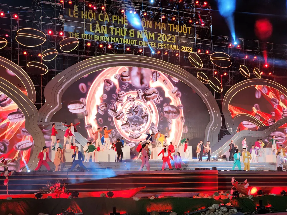 Nhiều chương trình nghệ thuật hấp dẫn tại lễ bế mạc