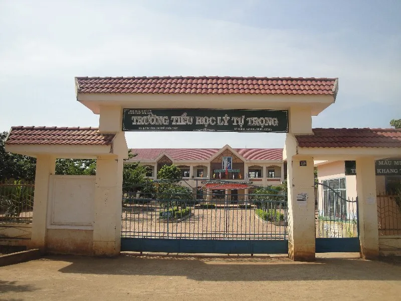 Trường Tiểu học Lý Tự Trọng nơi xảy ra vụ việc