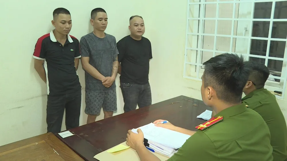 Các đối tượng tại cơ quan công an Các đối tượng tại cơ quan công an