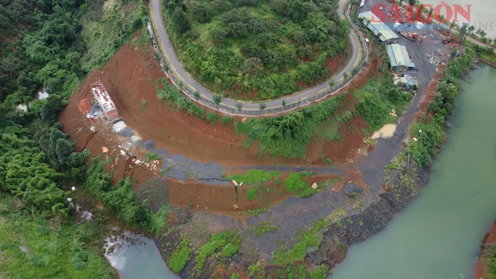 Công trình trái phép của ông Phúc lấn chiếm hồ thủy điện Đắk Rtih