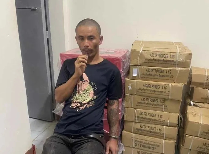 Đối tượng Tường tại cơ quan công an Đối tượng Tường tại cơ quan công an