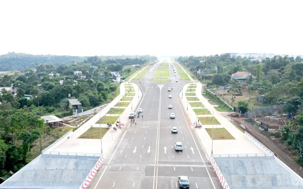 Đường Đông -Tây Buôn Ma Thuột chính thức thông xe từ ngày 30-10 Đường Đông -Tây Buôn Ma Thuột chính thức thông xe từ ngày 30-10