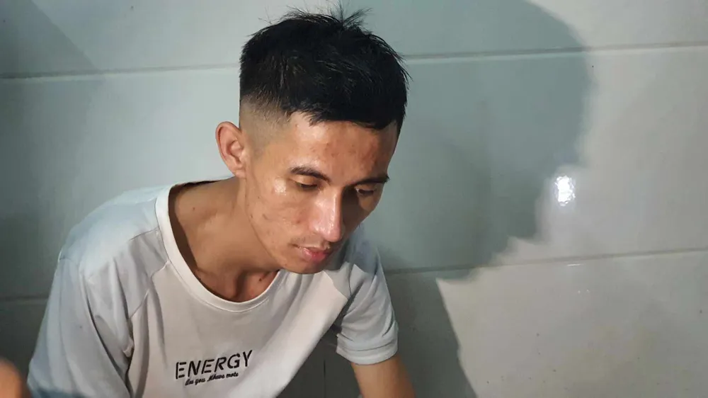 Trương Tấn Phong tại cơ quan công an 453485190_8145804452168926_2488418884922855432_n.jpg