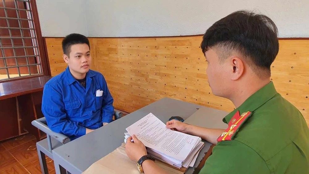 Cơ quan công an đang lấy lời khai đối tượng Kiệt 462536811_583244947610152_1310259412004614461_n.jpg