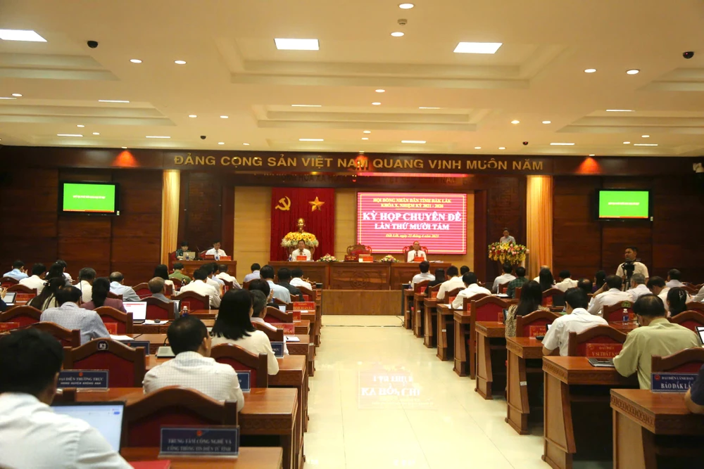 Quang cảnh kỳ họp z6539258581597_0312d86a2511c67296eb45b567164f04.jpg