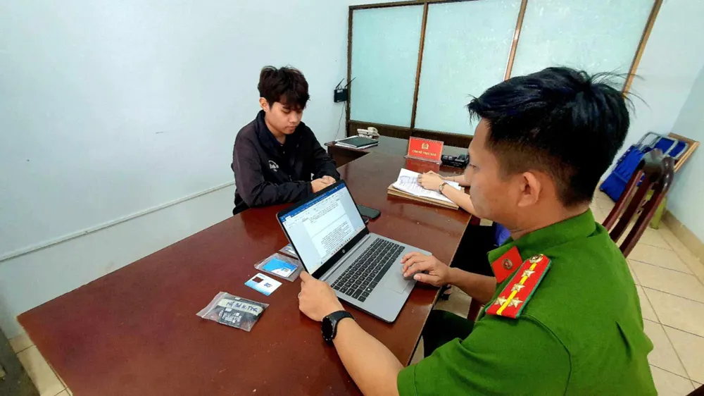 Cơ quan công an đang lấy lời khai đối tượng Toàn 494827244_1151217340384358_7710648381784254712_n.jpg