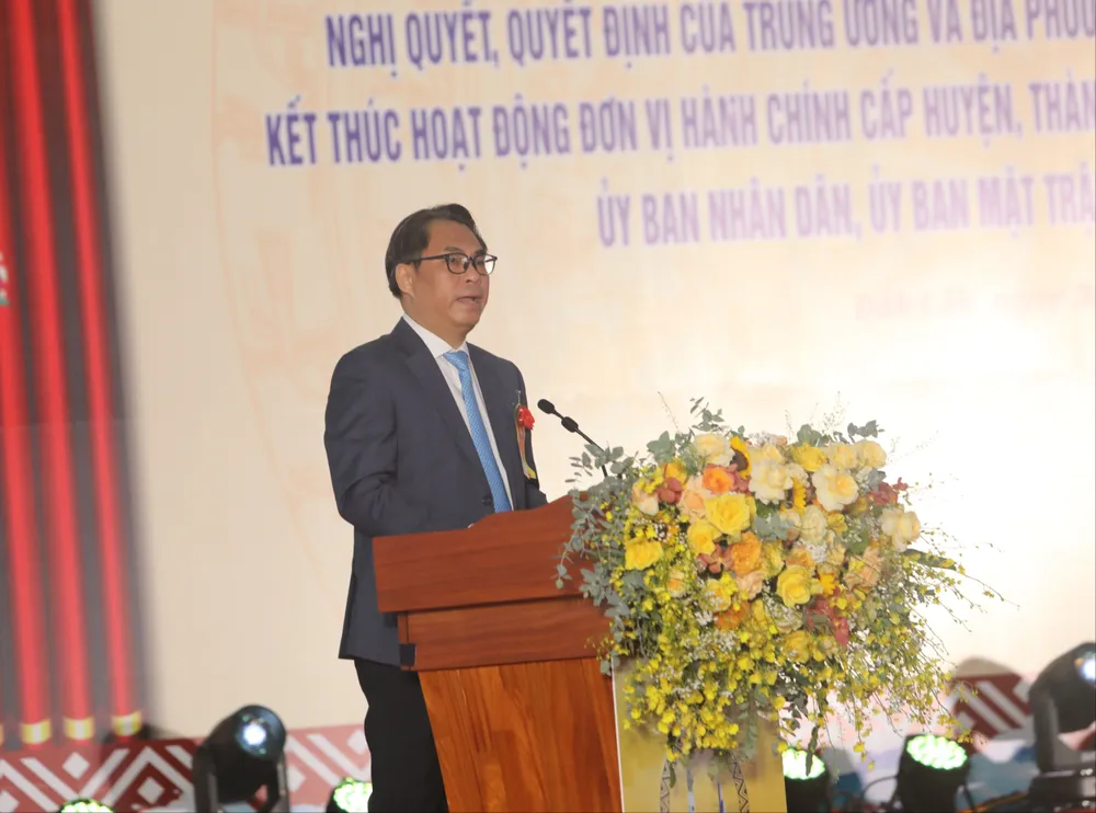 Đồng chí Phan Thăng An, Phó Trưởng Ban Tổ chức Trung ương công bố 9 Nghị quyết của Trung ương liên quan việc sáp nhập tỉnh, sáp nhập xã, chỉ định nhân sự cấp tỉnh mới A196.JPG