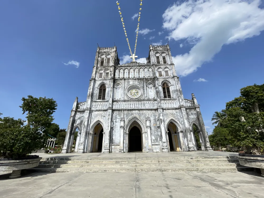 Nhà thờ Mằng Lăng được xây dựng vào năm 1892 bởi linh mục Joseph de La Cassagne IMG_3808.JPG