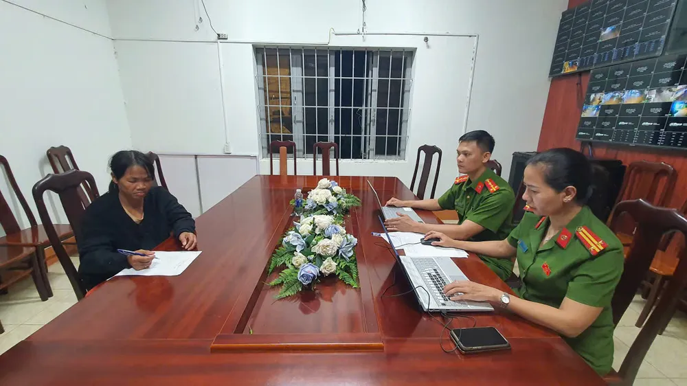 Cơ quan công an đang lấy lời khai đối tượng Lê z7177378424746_247689674169df231088560704d95407.jpg