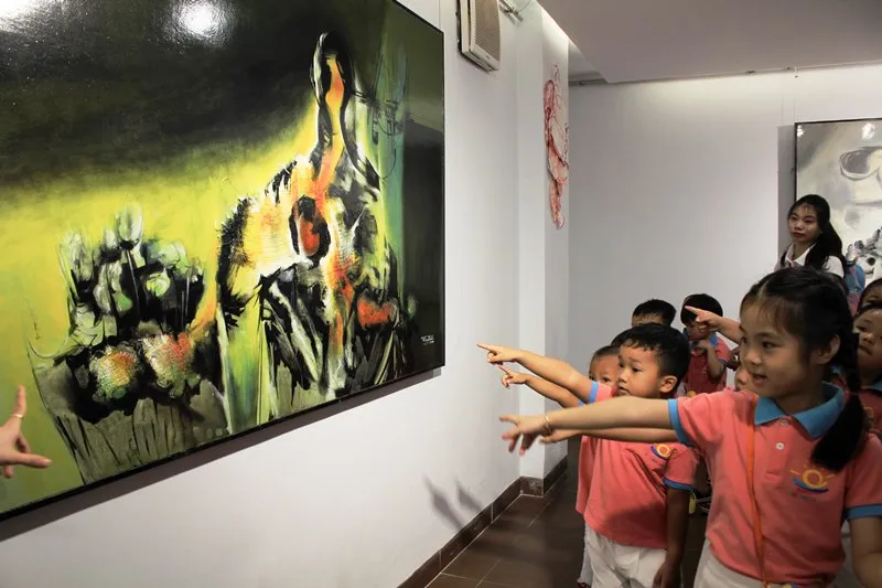 Đà Nẵng: 35 tác phẩm trưng bày tại triển lãm “Chiếc cầu – Bridge” ảnh 2