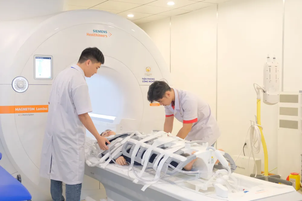 Chị Bích Thủy, Việt kiều Úc chụp MRI toàn thân, tầm soát sớm ung thư, đột quỵ trên máy MRI 3.0 Tesla Lumina full option duy nhất tại miền Trung - Tây Nguyên