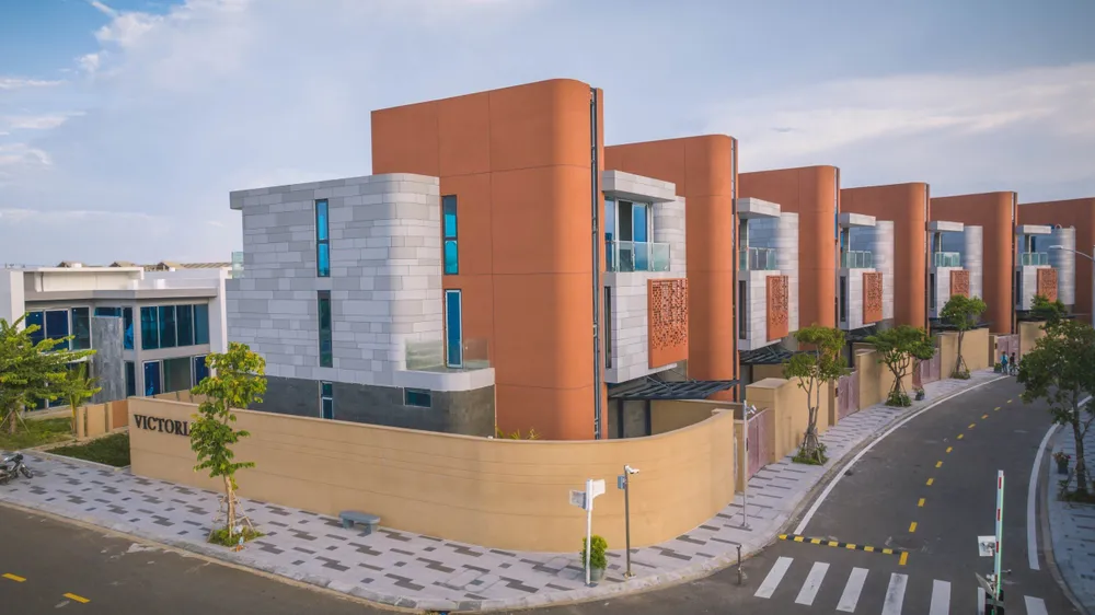 Hệ mặt dựng đẳng cấp tại Regal Victoria Hệ mặt dựng đẳng cấp tại Regal Victoria