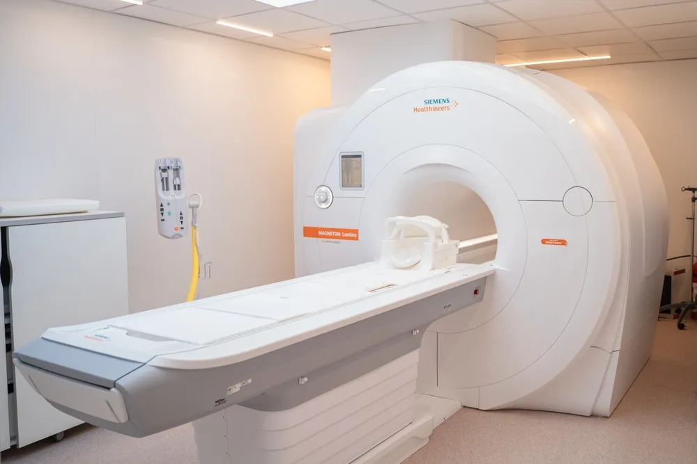 Máy MRI 3.0 Tesla Lumina Siemens (Đức) hiện đại hàng đầu miền Trung - Tây Nguyên tại Thiện Nhân Quảng Ngãi Máy MRI 3.0 Tesla Lumina Siemens (Đức) hiện đại hàng đầu miền Trung - Tây Nguyên tại Thiện Nhân Quảng Ngãi