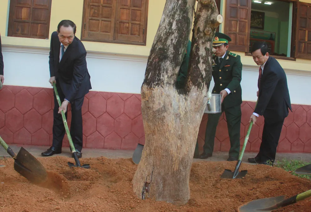 Chủ tịch nước Trần Đại Quang thăm, chúc tết đồn biên phòng, xã biên giới tại Gia Lai ảnh 4 Chủ tịch nước Trần Đại Quang thăm, chúc tết đồn biên phòng, xã biên giới tại Gia Lai ảnh 4