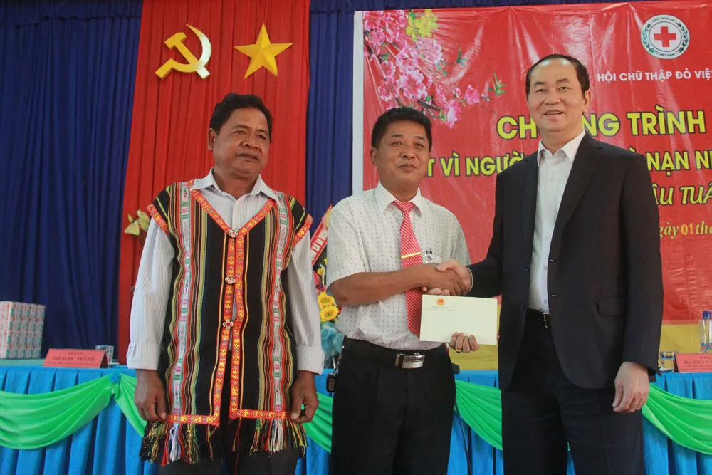Chủ tịch nước Trần Đại Quang thăm, chúc tết đồn biên phòng, xã biên giới tại Gia Lai ảnh 5 Chủ tịch nước Trần Đại Quang thăm, chúc tết đồn biên phòng, xã biên giới tại Gia Lai ảnh 5