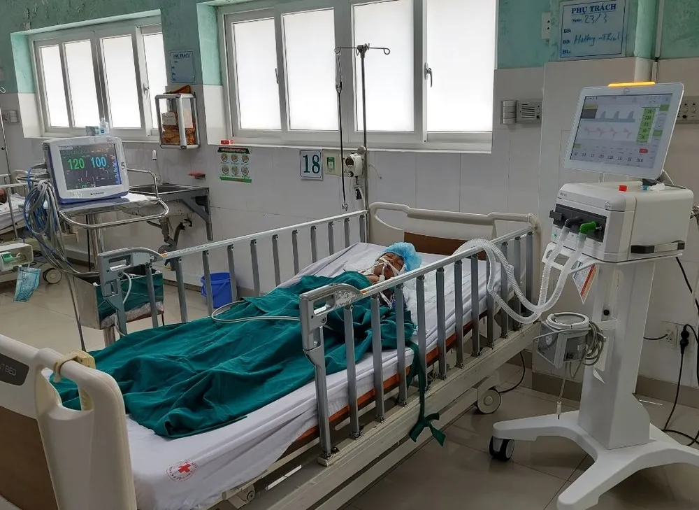 Một nạn nhân đang được điều trị tại bệnh viện. Ảnh KC