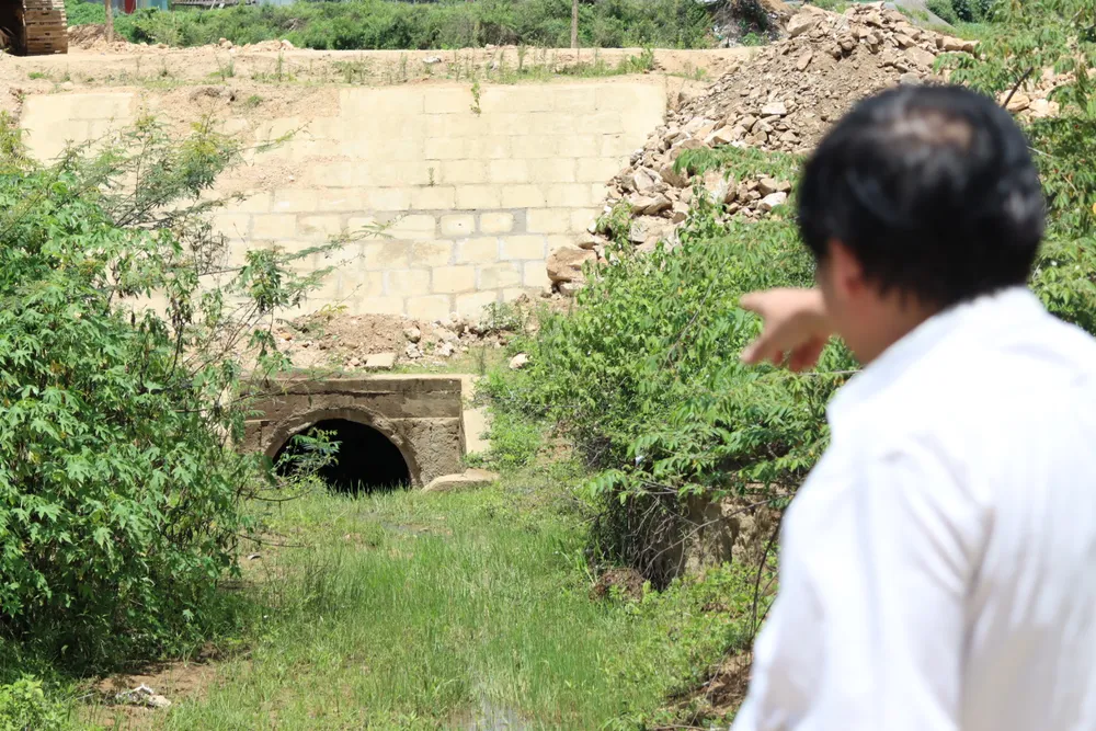 Cống của kè thoát nước kém