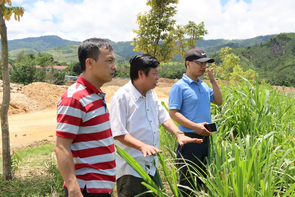 Người dân phản ánh cống thoát nước kém, gây ngập cây trồng của dân
