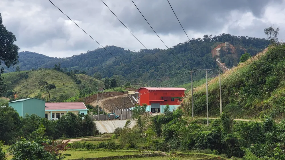 Nhà máy thuỷ điện đang triển khai xây dựng ở xã Pờ Ê Nhà máy thuỷ điện đang triển khai xây dựng ở xã Pờ Ê