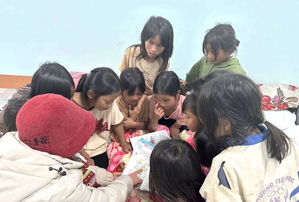 Hướng dẫn các em học tập