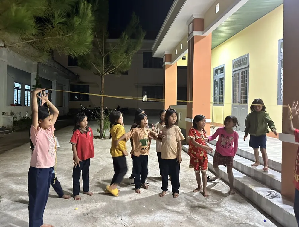 Vui chơi ở trường