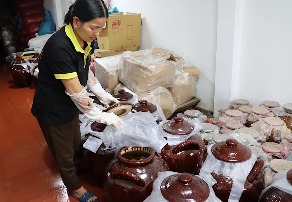 Lên men ngũ vị tử qua-duoc-u-len-men-6369.jpg