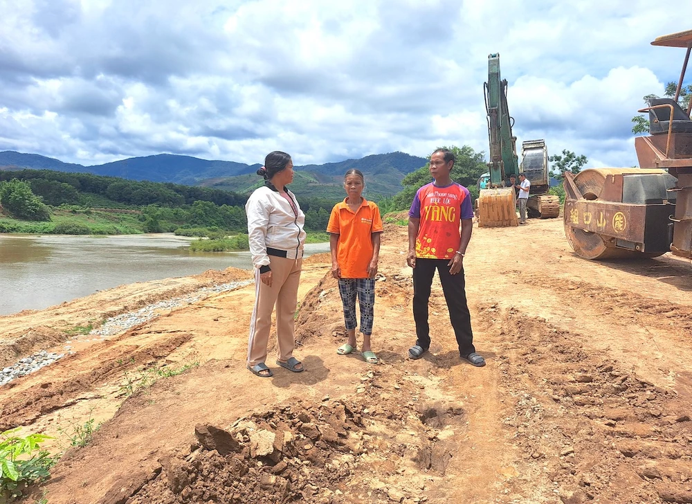 Dự án xây dựng kè được người dân đồng thuận, tham gia hiến đất, thúc đẩy dự án sớm hoàn thành 3.jpeg