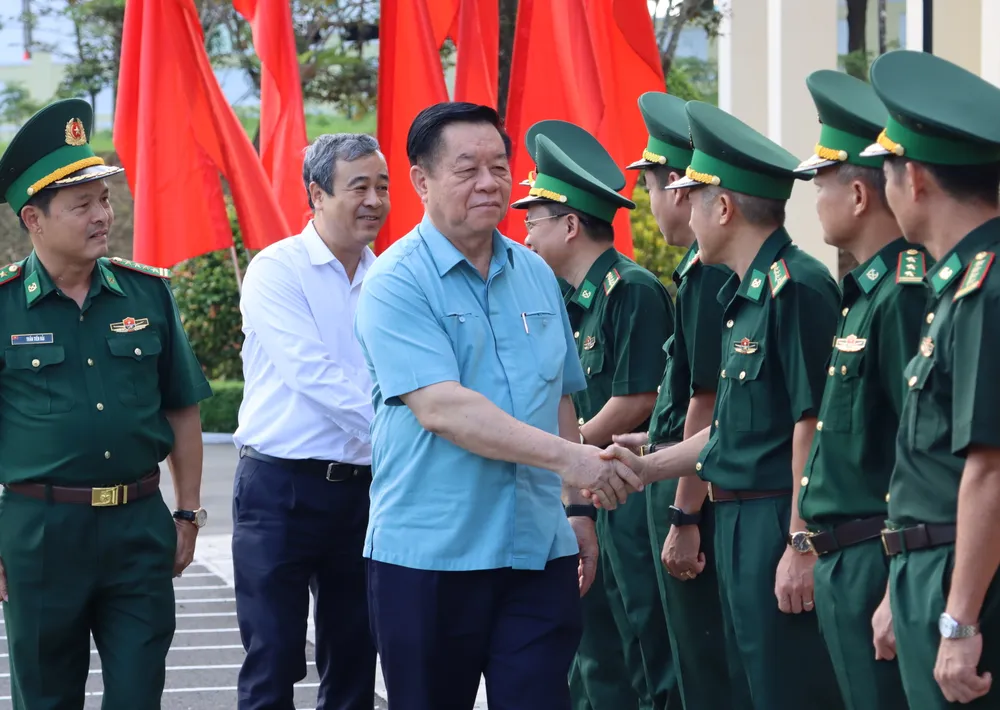 Đồng chí Nguyễn Trọng Nghĩa thăm, làm việc tại Ban Chỉ huy BĐBP tỉnh Gia Lai. Ảnh: HỮU PHÚC IMG_1944.JPG