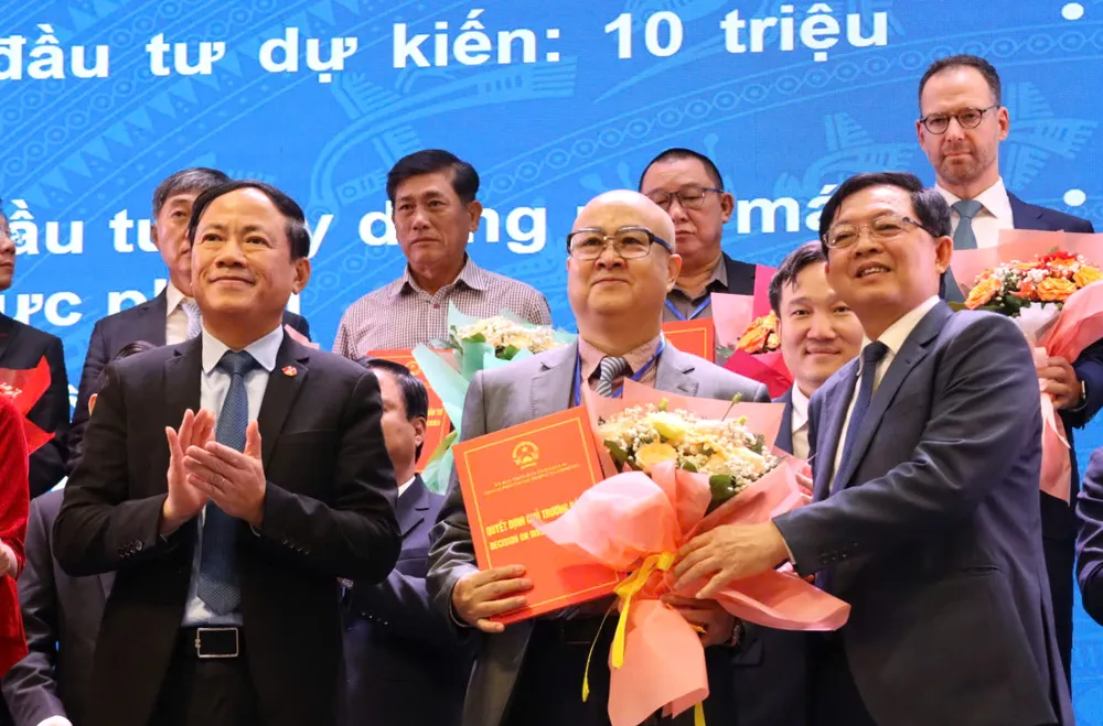 Tỉnh Gia Lai trao quyết định đầu tư cho nhà đầu tư dfd.jpeg