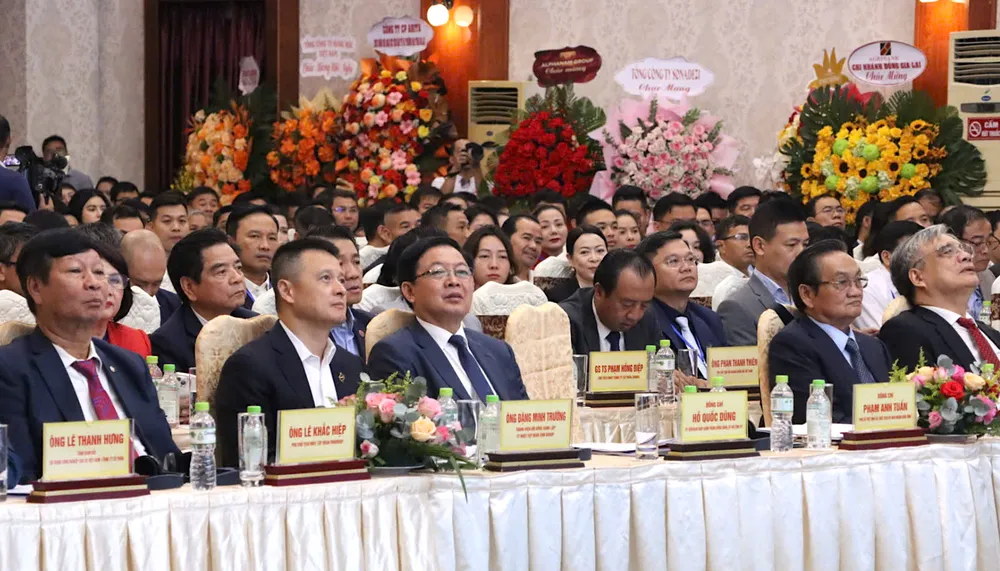 Các đại biểu tham gia hội nghị rfdsx.jpeg