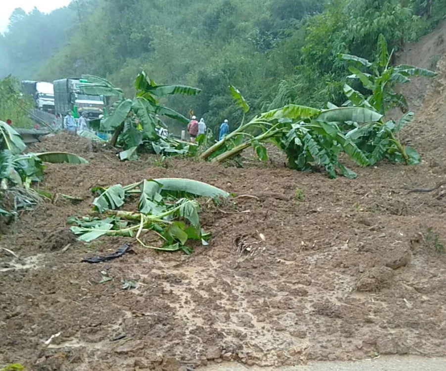 Hiện trường sạt lở ecfwd.jpeg