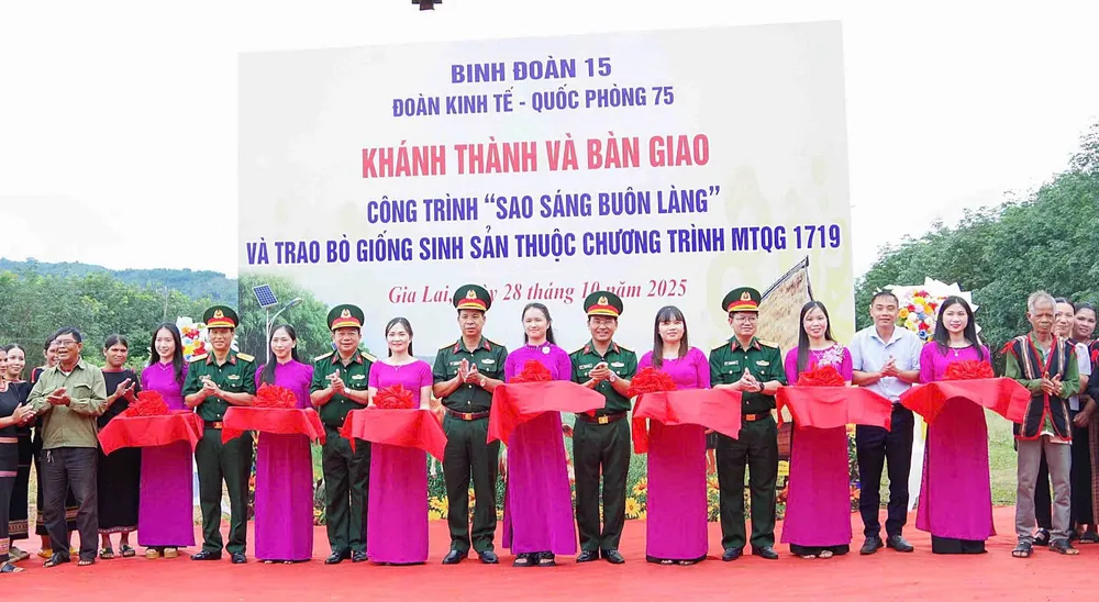 Lễ Khánh thành và bàn giao công trình Sao sáng buôn làng 6c06df5a50fddda384ec.jpg