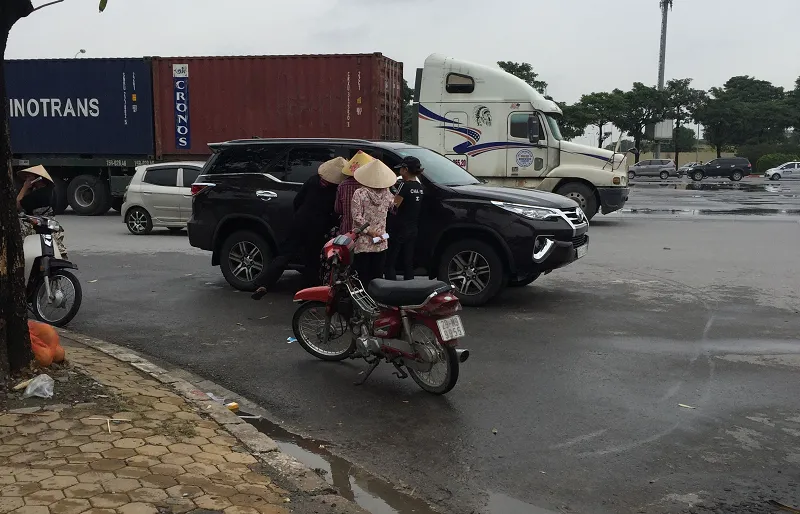 Giá vé chợ đen trận Việt Nam - Malaysia gấp 5 lần giá gốc ảnh 2 Giá vé chợ đen trận Việt Nam - Malaysia gấp 5 lần giá gốc ảnh 2