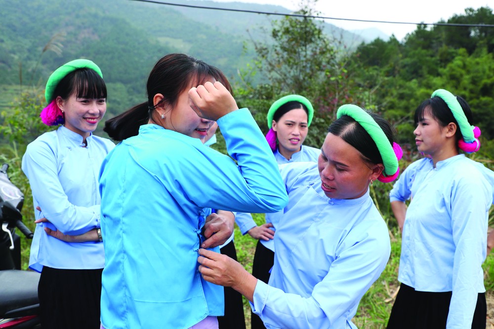Female ethnic footballers at Huc Dong ảnh 4 Female ethnic footballers at Huc Dong ảnh 4