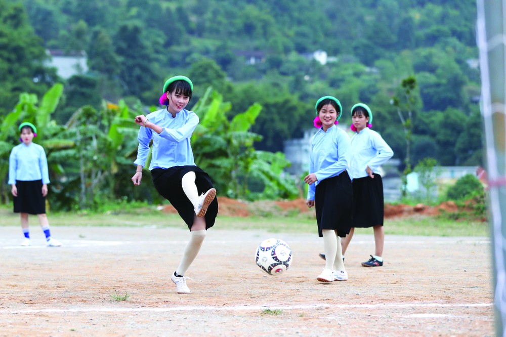 Female ethnic footballers at Huc Dong ảnh 2 Female ethnic footballers at Huc Dong ảnh 2