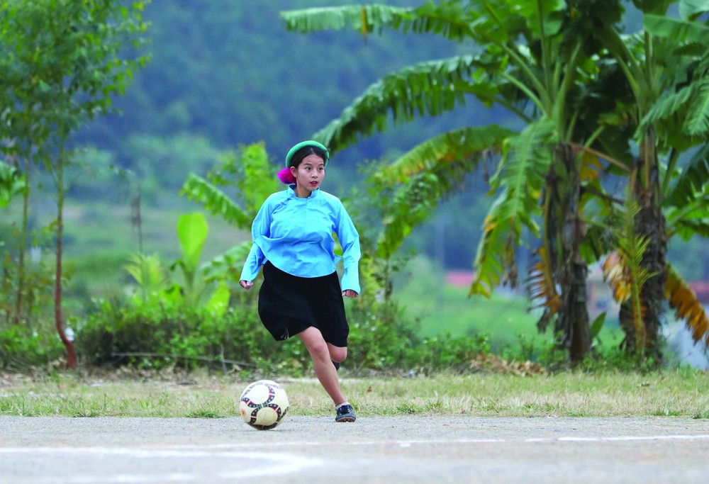 Female ethnic footballers at Huc Dong ảnh 6 Female ethnic footballers at Huc Dong ảnh 6