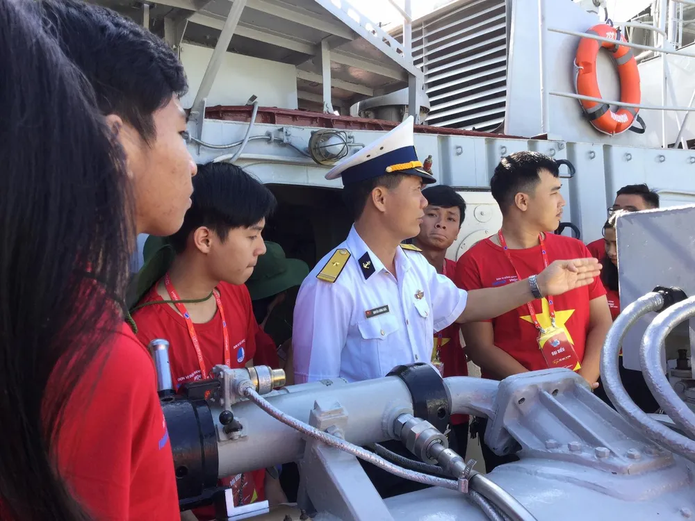 1.000 thanh niên Đà Nẵng hưởng ứng hành trình “Tôi yêu tổ quốc tôi“ ảnh 3