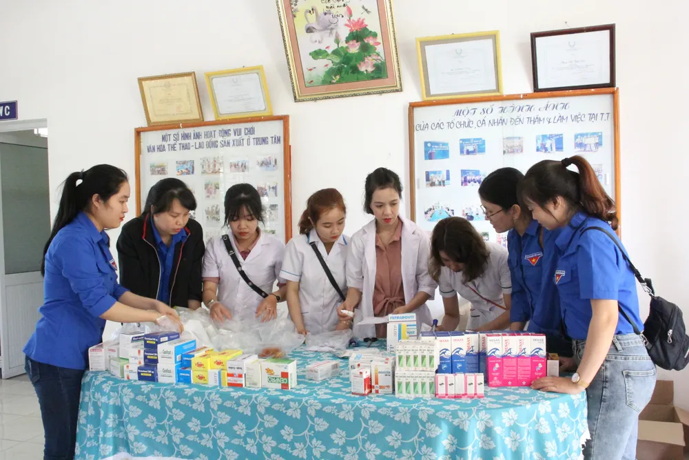 Tổ chức tư vấn, khám chữa bệnh, cấp phát thuốc miễn phí cho trẻ em mồ côi tại TP Đà Nẵng ảnh 2