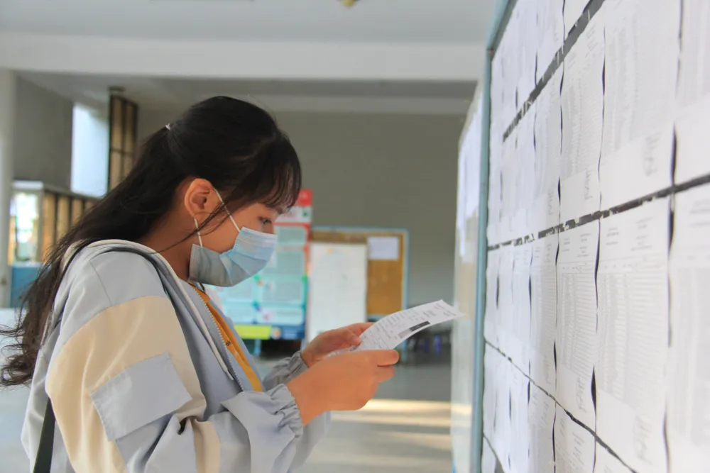 Gần 11.000 thí sinh thi tốt nghiệp THPT đợt 2 được lấy mẫu xét nghiệm Covid-19 tại Đà Nẵng ảnh 7