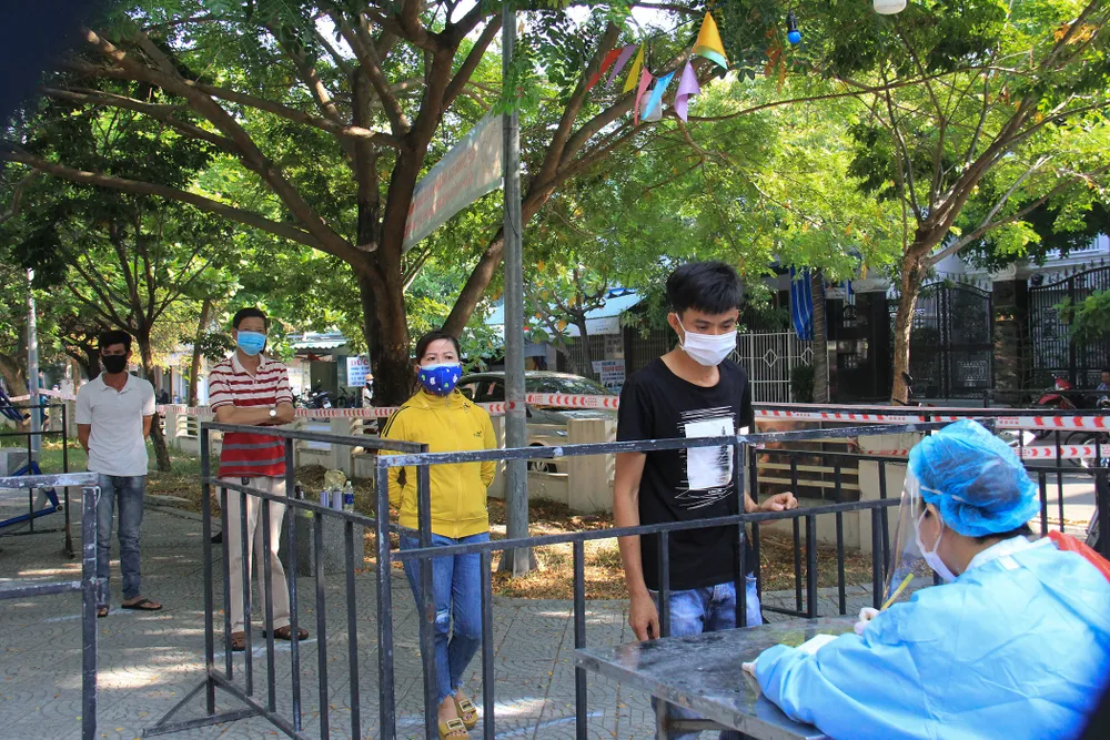 Đà Nẵng thực hiện sớm xét nghiệm SARS-CoV-2 diện rộng theo hộ gia đình ảnh 13 Đà Nẵng thực hiện sớm xét nghiệm SARS-CoV-2 diện rộng theo hộ gia đình ảnh 13